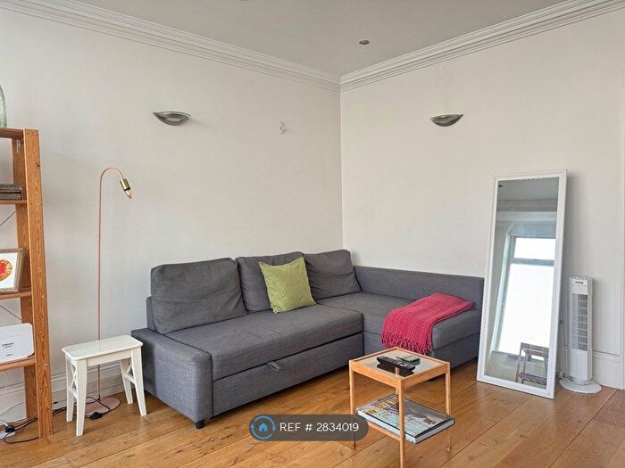 1 Bedroom Flat To Rent In Mackenzie Road, London, N7