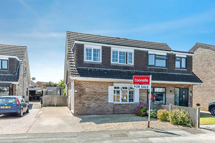 3 Bedroom Semi-Detached House For Sale In Beaumont Close, Longwell Green, Bristol, BS30