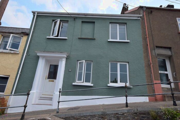 2 Bedroom Cottage To Rent In Mill Street, Torrington, EX38
