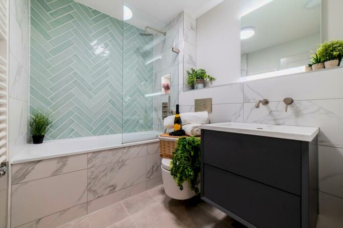 2 Bedroom Apartment To Rent In Suffolk House, Romilly Road, Canton, CF5