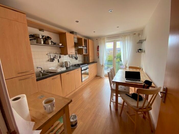 2 Bedroom Flat To Rent In Easter Road, Easter Road, Edinburgh, EH7
