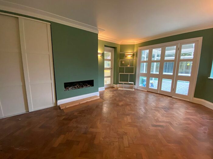 2 Bedroom Flat To Rent In Claire Court, Henley Road, IP1