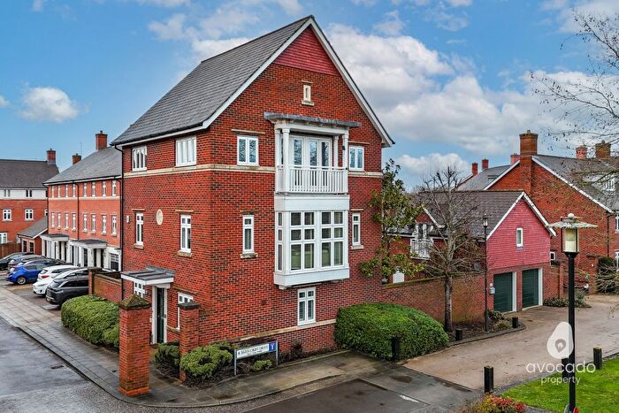 5 Bedroom Detached House For Sale In Barn Croft Drive, Lower Earley, RG6