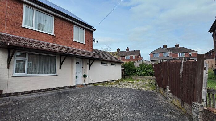 3 Bedroom Semi Detached House For Sale In North Close, Burbage, LE10