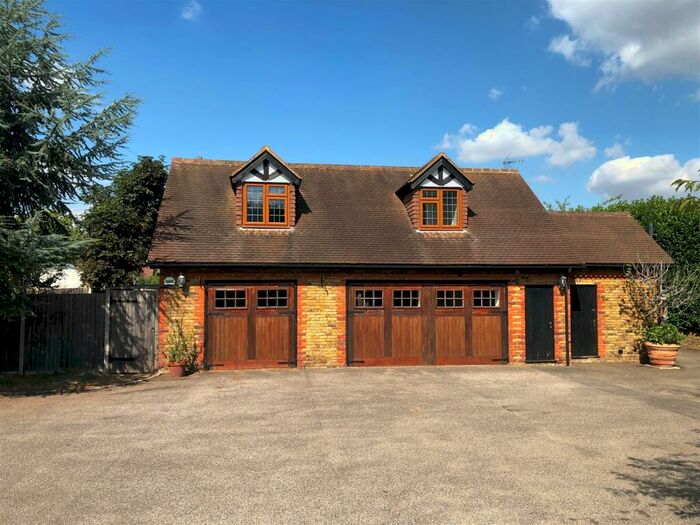 3 Bedroom Detached House To Rent In Valley Farm, South Street, Meopham, DA13