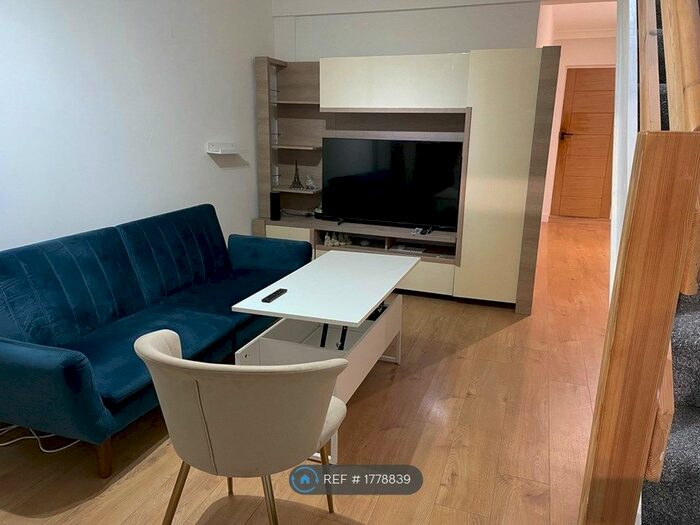 3 Bedroom Terraced House To Rent In Estcourt Road, Watford, WD17