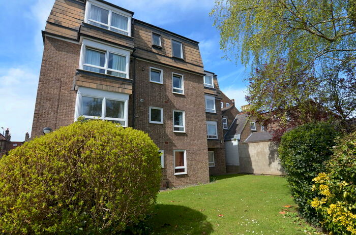1 Bedroom Flat To Rent In Station Road, Sidcup, DA15