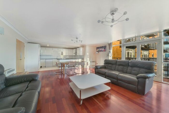 2 Bedroom Flat To Rent In Westferry Road, Isle Of Dogs, London, E14