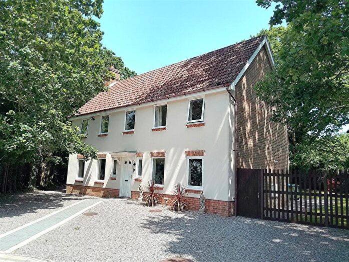 5 Bedroom Detached House For Sale In Fern Way, Titchfield Park, PO15