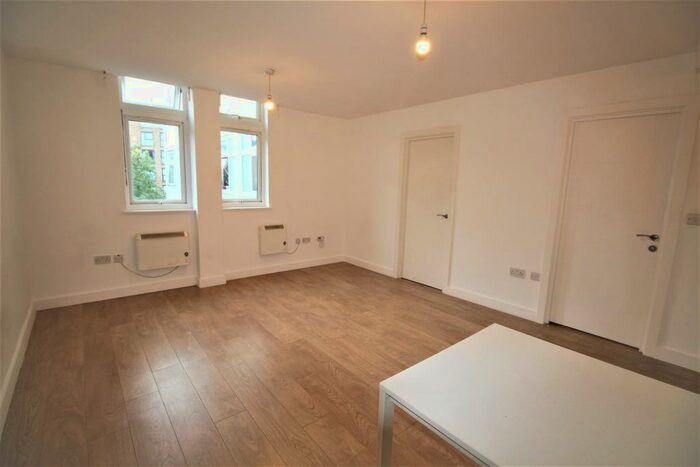1 Bedroom Flat To Rent In High Street, Edgware, HA8