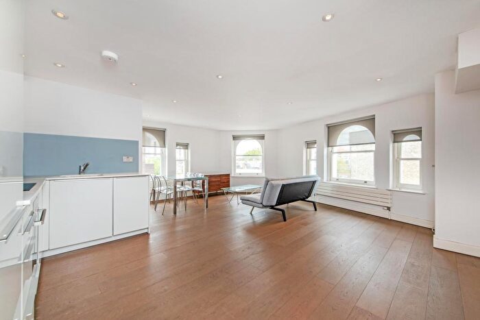 2 Bedroom Flat To Rent In Fulham Road, London, SW10