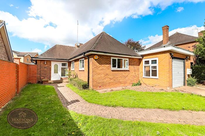 6 Bedroom Detached Bungalow For Sale In Trentham Drive, Nottingham, NG8