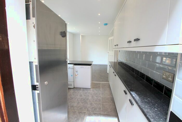3 Bedroom Flat To Rent In Coolhurst Road, Crouch End, N8