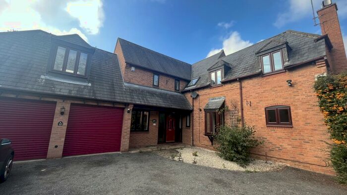 4 Bedroom Detached House To Rent In Cottage Gardens, Northampton, NN3