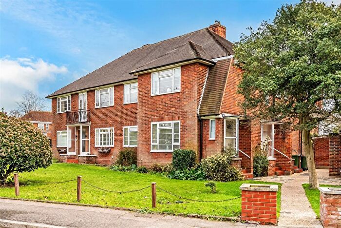 2 Bedroom Maisonette For Sale In Peaches Close, Cheam Village, SM2