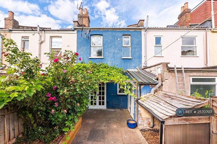 2 Bedroom Terraced House To Rent In Warminster Road, Bristol, BS2