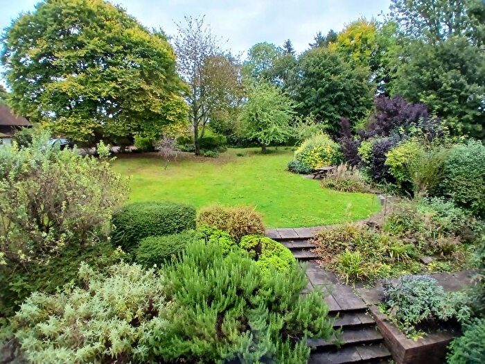 5 Bedroom Detached House To Rent In Pebblehill Road, Betchworth, RH3