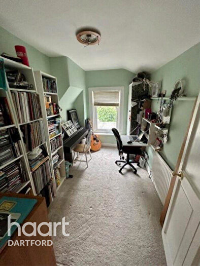 3 Bedroom Terraced House To Rent In Marriott Road, Dartford, DA1