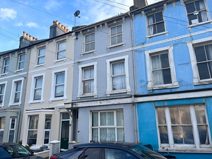 4 Bedroom Terraced House For Sale In Manor Road, Hastings, TN34