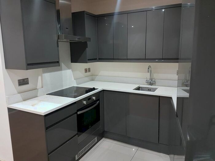 2 Bedroom Flat To Rent In Wandsworth High Street, Wandsworth SW18