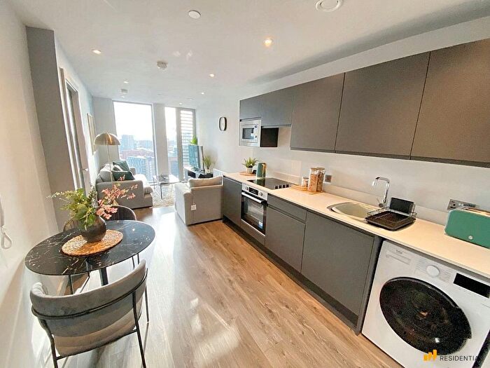 1 Bedroom Flat For Sale In Embankment Exchange, Salford, M3
