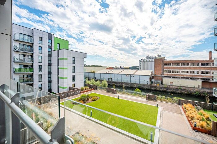2 Bedroom Flat For Sale In Geoffrey Watling Way, Norwich, NR1