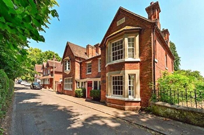 6 Bedroom Detached House To Rent In High Street, Maidenhead, SL6
