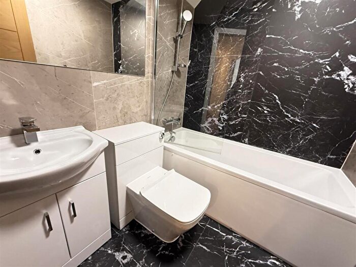 2 Bedroom Block Of Apartments To Rent In High Street, Coleshill, B46