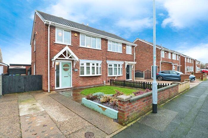 3 Bedroom Semi Detached House For Sale In Kendal Way, Hull, HU4