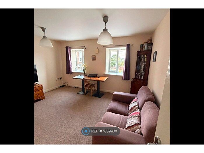 2 Bedroom Flat To Rent In Henry Bird Way, Northampton, NN4
