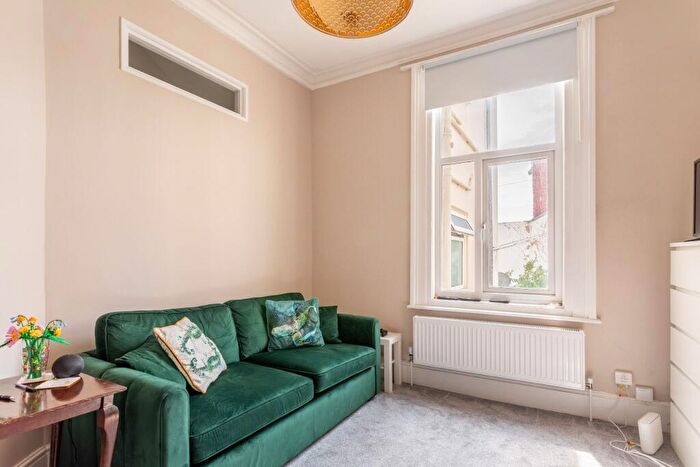 1 Bedroom Apartment For Sale In Ditchling Rise, Brighton, BN1