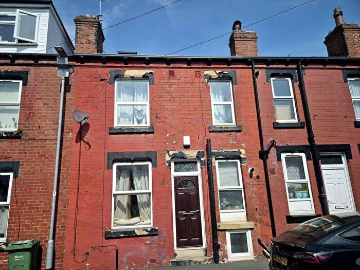 2 Bedroom Terraced House For Sale In Harold Mount, Leeds, LS6