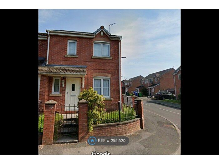 3 Bedroom Terraced House To Rent In Silchester Drive, Manchester, M40