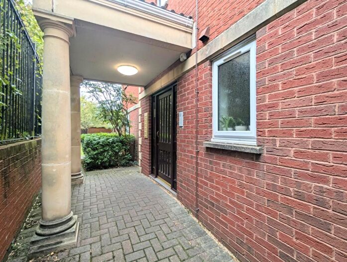 2 Bedroom Apartment To Rent In Fairlawn, Soundwell Road, Bristol, BS16