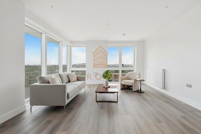 3 Bedroom Apartment To Rent In Cairncross House - Th Floor, Kidbrooke Village, SE3