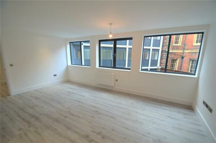 1 Bedroom Flat To Rent In Newland House, - Hagley Road, Birmingham, West Midlands, B16