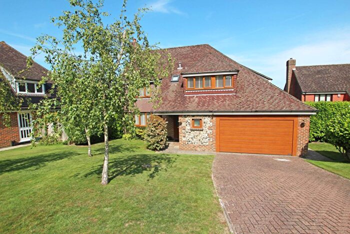 4 Bedroom Detached House For Sale In Lincoln Close, Eastbourne, BN20
