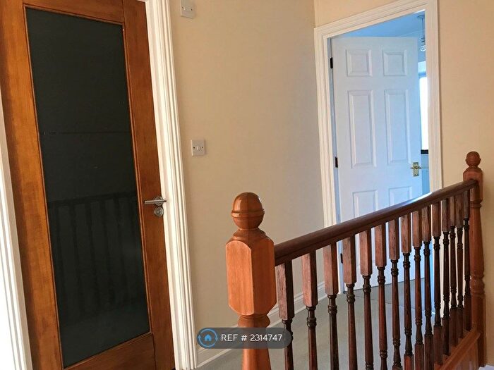 2 Bedroom End Of Terrace House To Rent In Kings Road, Haslemere, GU27