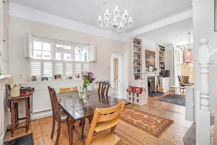 4 Bedroom Semi-Detached House To Rent In Waveney Avenue, Peckham Rye, SE15