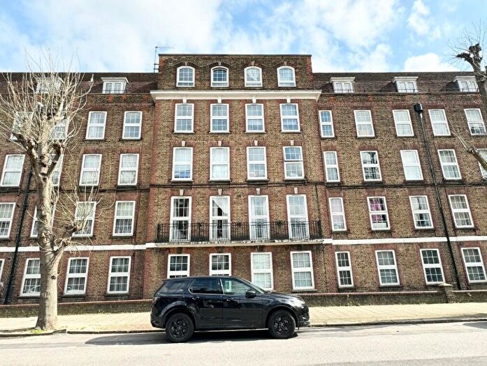 3 Bedroom Flat To Rent In Georges Row, Bermondsey, SE16