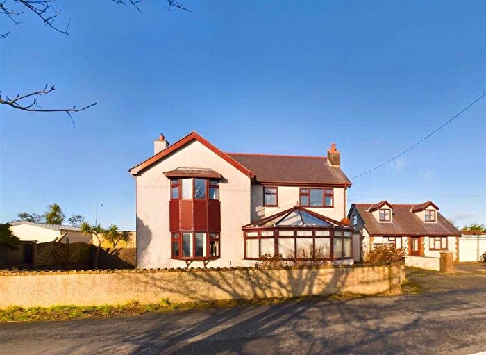 5 Bedroom Detached House For Sale In Rhiangwyn & Rhiangwyn Cottage, Llanrhyddlad, Llanrhyddlad, LL65