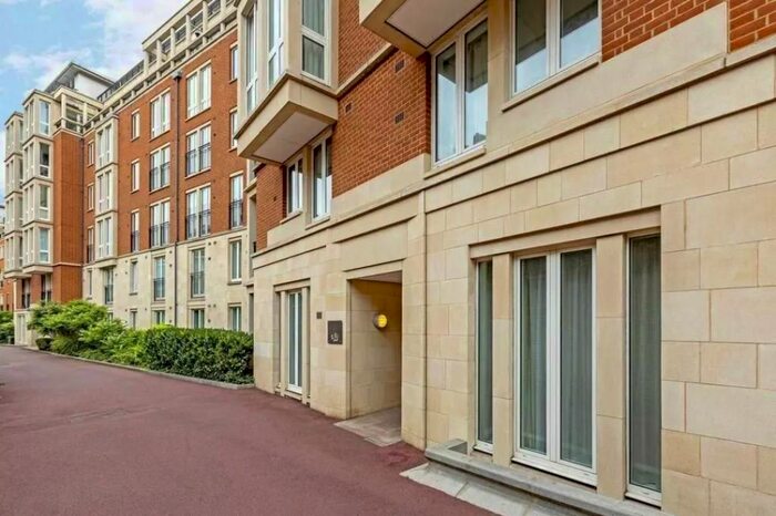 2 Bedroom Flat To Rent In Lucas House, Kings Road, London, SW10