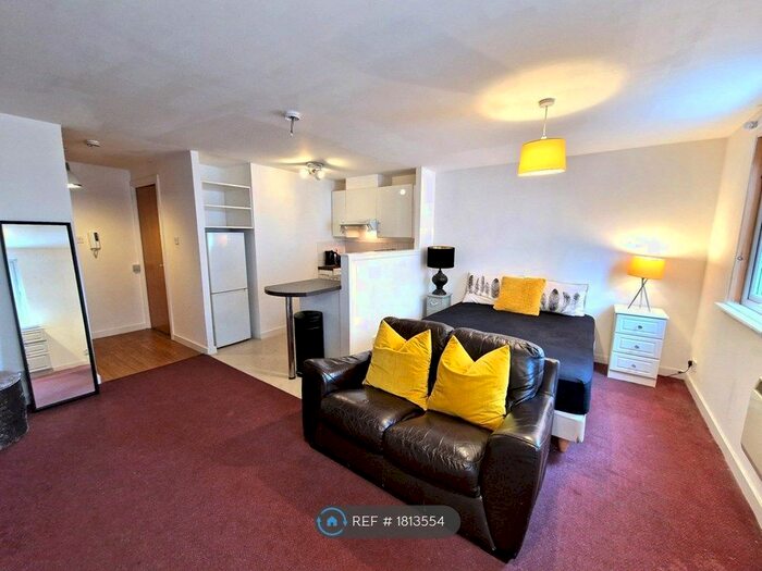 Studio To Rent In Blackfriars Road, Glasgow, G1