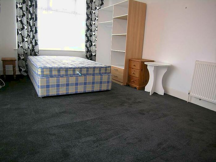 4 Bedroom House To Rent In Bedroom Detached House In Winton, BH9
