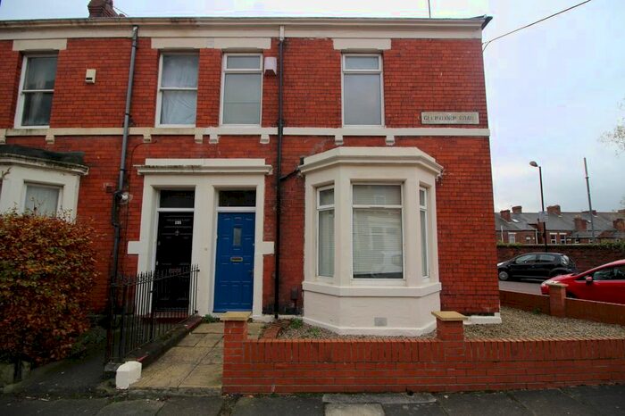 4 Bedroom Flat To Rent In Glenthorn Road, Jesmond, Newcastle Upon Tyne, NE2