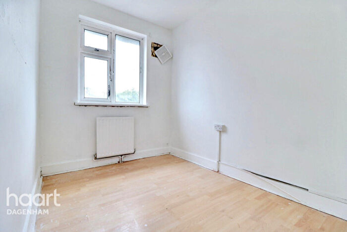 3 Bedroom Terraced House For Sale In Third Avenue, Dagenham, RM10