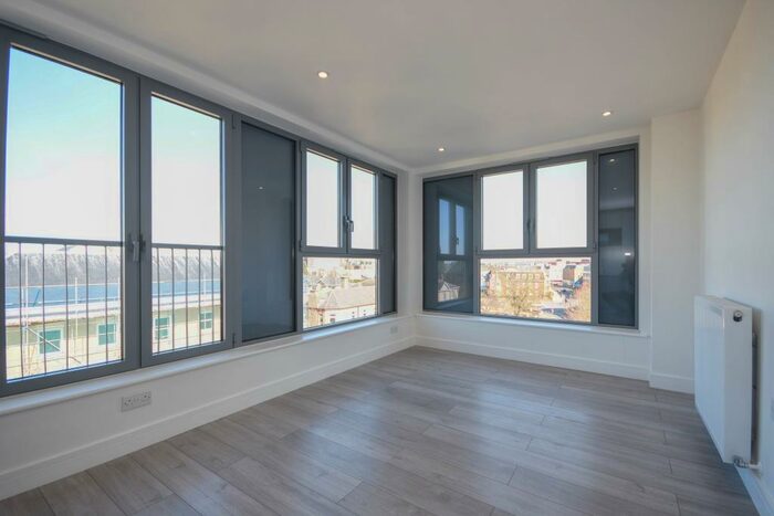 1 Bedroom Apartment To Rent In New London Road, Chelmsford City Centre, CM2