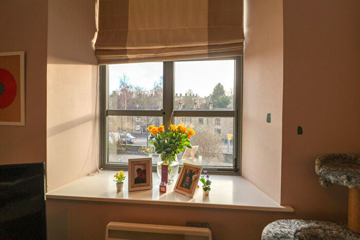 2 Bedroom Apartment For Sale In Wren Nest Mill, Glossop, SK13