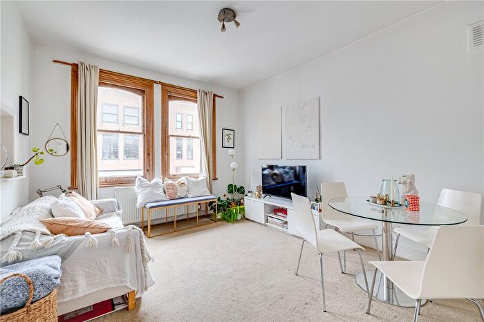 2 Bedroom Flat To Rent In Chesilton Road, London, SW6