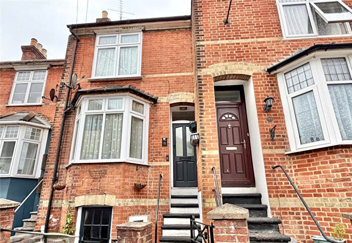 3 Bedroom Terraced House For Sale In Gordon Road, Aldershot, Hampshire, GU11